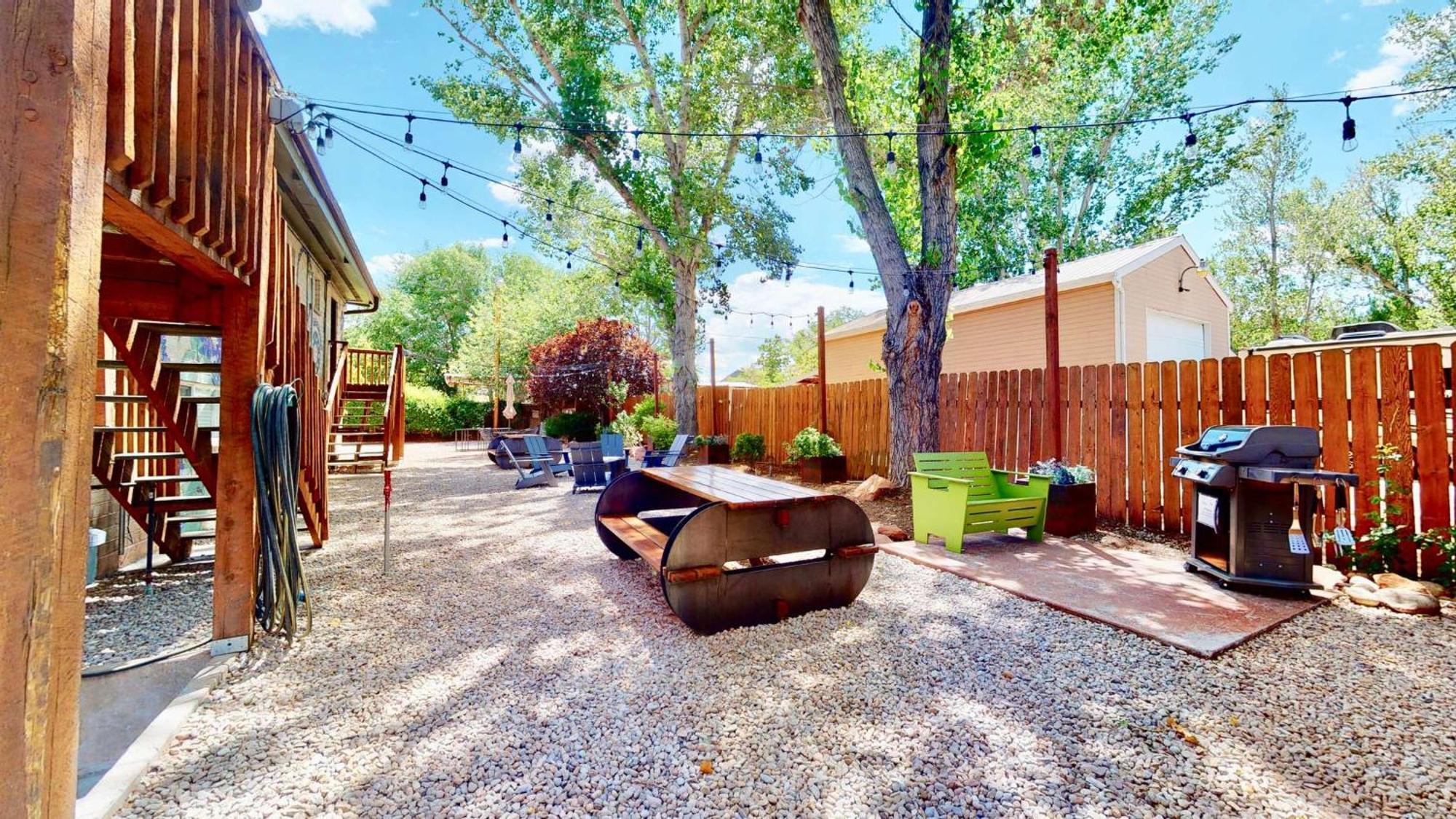 Downtown Cozy Base - Purple Sage 2 Holiday home *